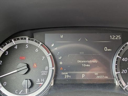 Used 2023 Toyota Highlander XLE image 10