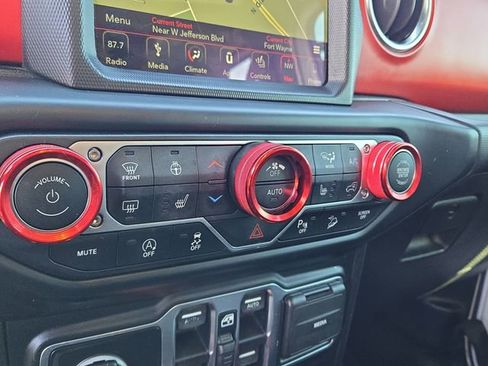 Used 2019 Jeep Wrangler Unlimited Rubicon AWD/4WD image 13