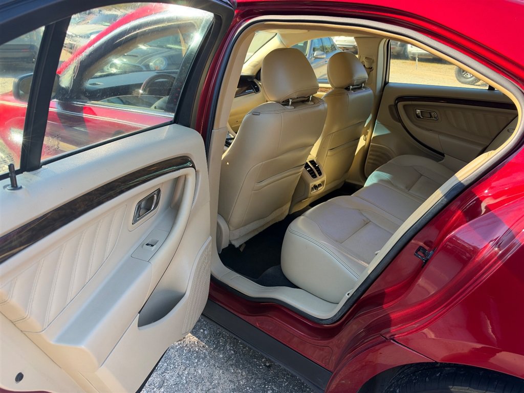 Used 2017 Ford Taurus Limited FWD image 13