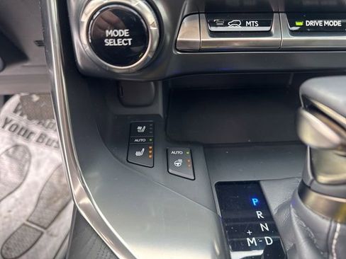 Used 2024 Lexus LX 600 4WD w/ Luxury Package image 17