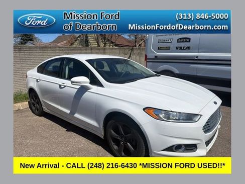 Used 2016 Ford Fusion SE image 1