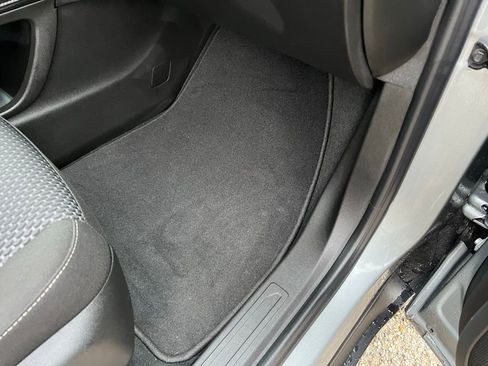 Used 2023 GMC Acadia SLE w/ Driver Convenience Package image 10