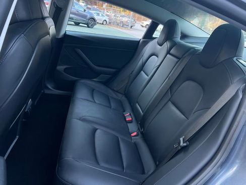 Used 2023 Tesla Model 3 Standard Range image 17