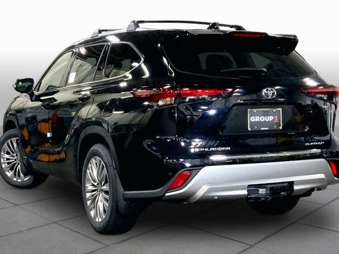 New 2026 Toyota Highlander Platinum AWD/4WD image 12