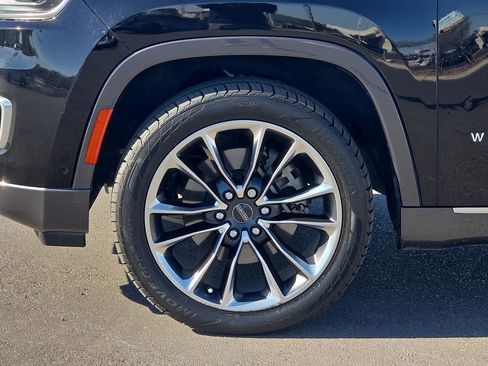 Used 2022 Jeep Wagoneer Series III w/ Premium Group I image 9