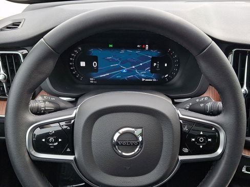 Certified 2023 Volvo XC60 B5 Plus w/ Climate Package image 20