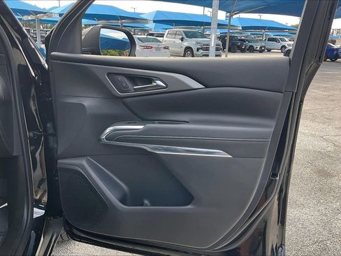 Used 2026 Chevrolet Traverse LT FWD image 21