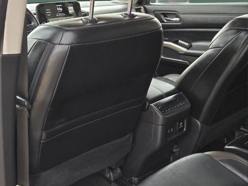 Used 2023 Nissan Pathfinder Platinum FWD image 20