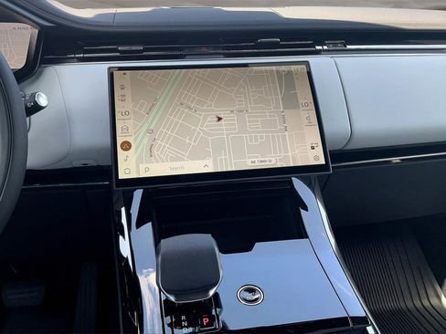 New 2025 Land Rover Range Rover Sport SE image 7