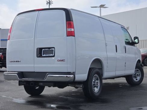 New 2026 GMC Savana 2500 Work Van w/ Driver Convenience Package image 15