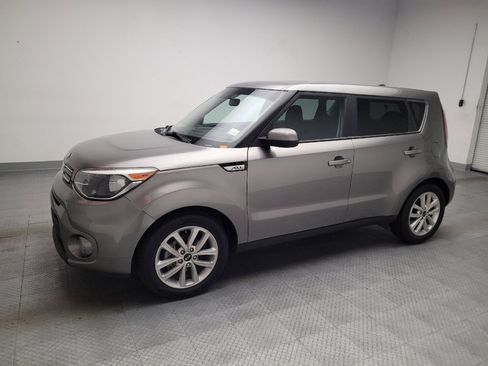 Used 2018 Kia Soul + FWD image 2