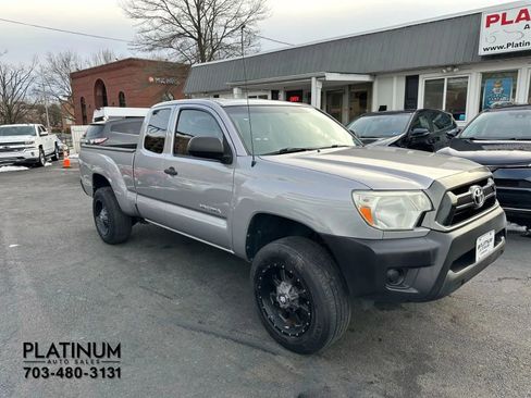 Used 2014 Toyota Tacoma 2WD Access Cab w/ Convenience Package image 4