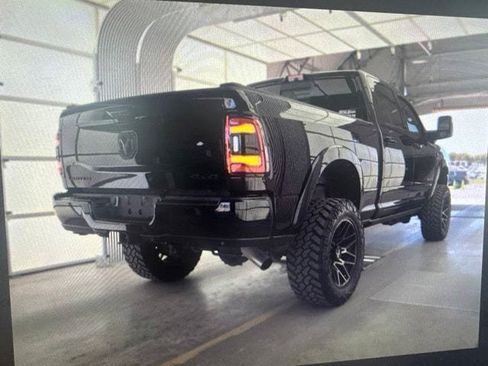 Used 2023 RAM 2500 Limited AWD/4WD image 9