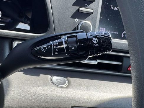 Certified 2023 Hyundai Elantra SEL image 22