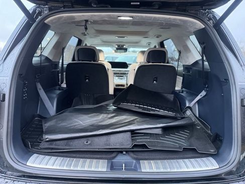 Used 2023 Hyundai Palisade Calligraphy image 11