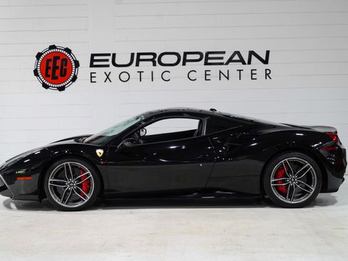 Used 2016 Ferrari 488 GTB RWD image 7