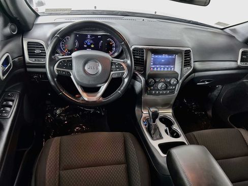 Used 2021 Jeep Grand Cherokee Laredo AWD/4WD image 22