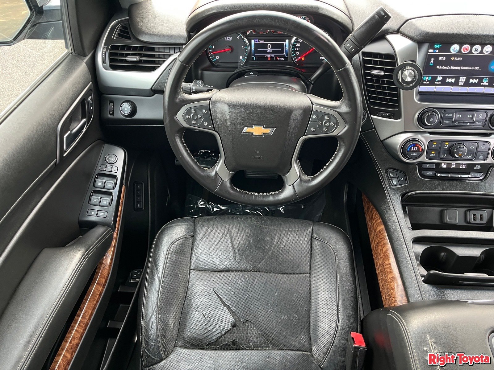 Used 2018 Chevrolet Suburban Premier RWD image 16