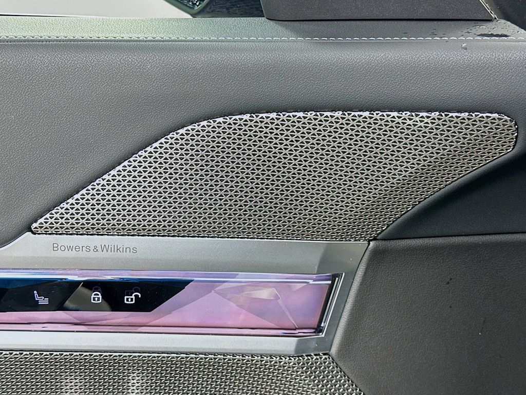 Certified 2023 BMW 740i RWD image 19