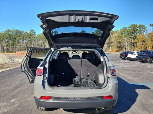 Used 2020 Jeep Compass Limited w/ Safety & Security Group image 16