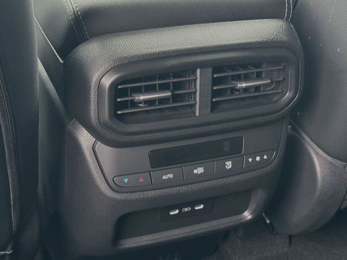 New 2025 Honda Pilot Touring image 14