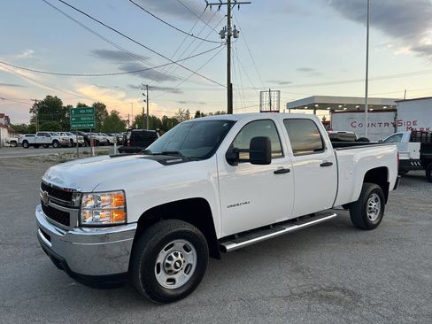Used 2014 Chevrolet Silverado 2500 W/T w/ LPO, Protection Package image 2