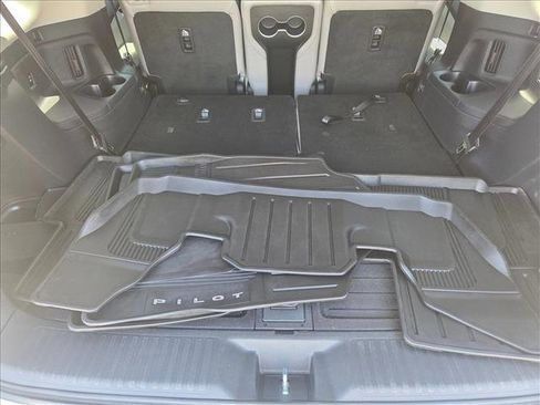 Used 2025 Honda Pilot Touring image 6