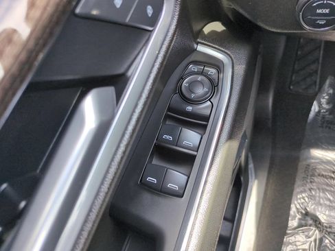 Used 2025 Chevrolet Silverado 1500 LT AWD/4WD image 20