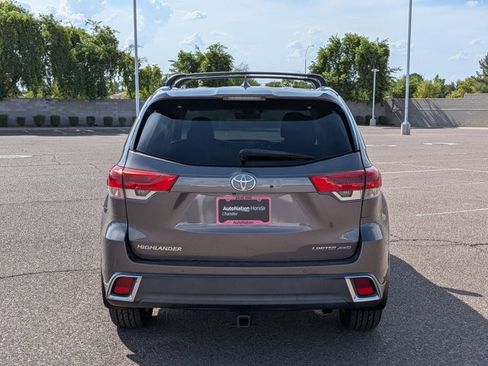 Used 2019 Toyota Highlander Limited Platinum w/ Carpet Mat Package (TMS) AWD/4WD image 6