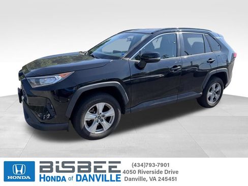 Used 2020 Toyota RAV4 XLE FWD image 1