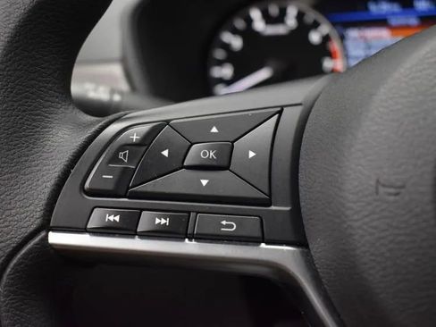 Used 2025 Nissan Altima 2.5 SV FWD image 23