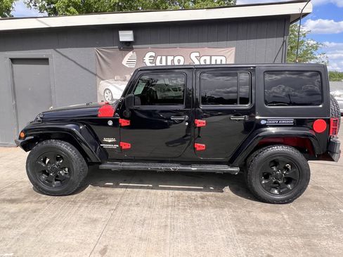 Used 2015 Jeep Wrangler Unlimited Sahara w/ Mopar Chrome Edition Group AWD/4WD image 4