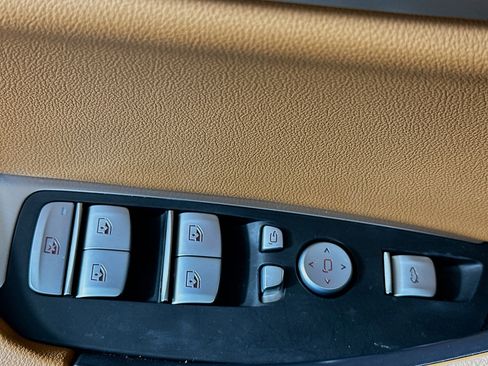 Used 2023 BMW X3 xDrive30i w/ Premium Package image 15