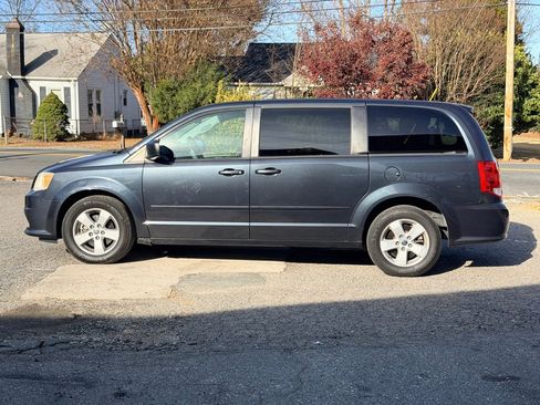 Used 2013 Dodge Grand Caravan SE image 10
