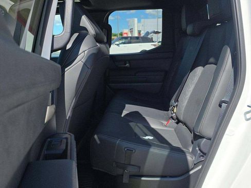 Used 2025 Toyota Tacoma Limited AWD/4WD image 41