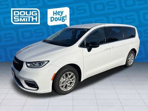 Certified 2024 Chrysler Pacifica Touring-L FWD image 1