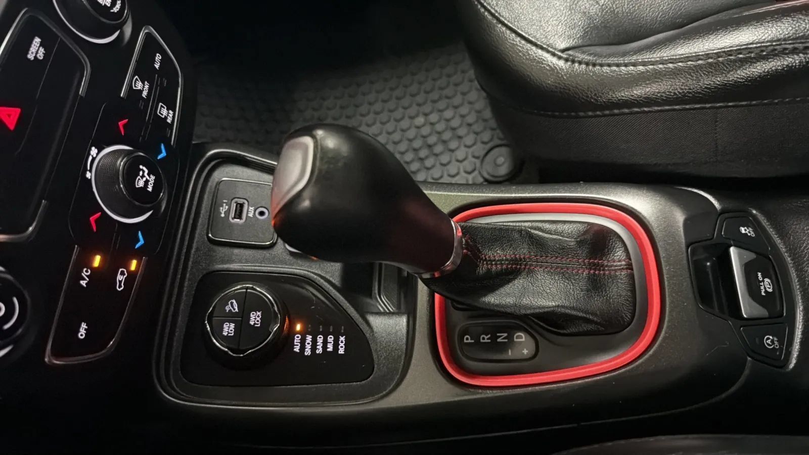 Used 2019 Jeep Compass Trailhawk AWD/4WD image 12