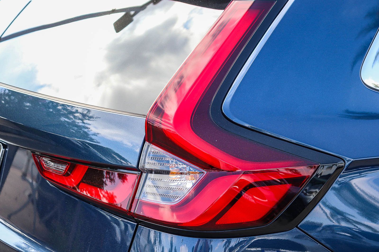 Used 2025 Honda CR-V LX image 9