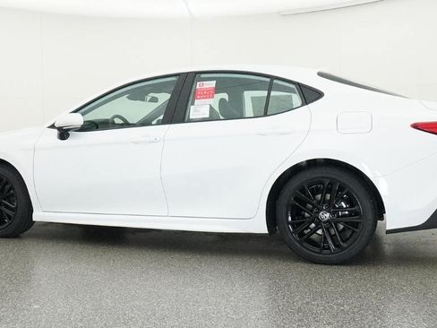 Used 2026 Toyota Camry SE FWD image 48