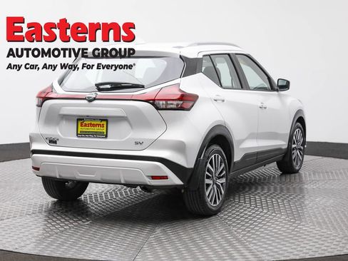 Used 2023 Nissan Kicks SV image 5