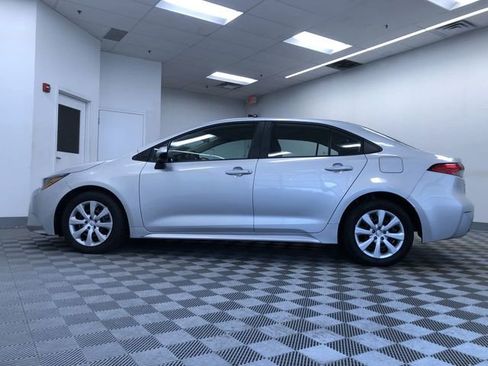 Used 2025 Toyota Corolla LE image 12