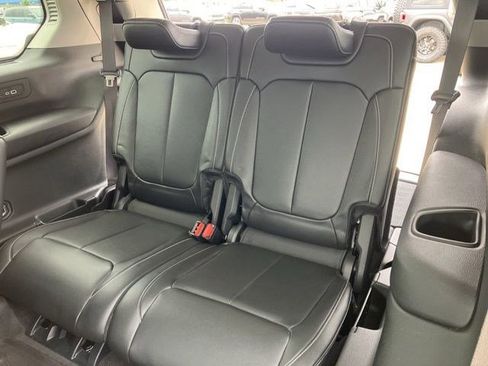 Certified 2022 Jeep Grand Cherokee L Limited AWD/4WD image 23