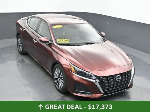 Used 2023 Nissan Altima 2.5 SV FWD image 39