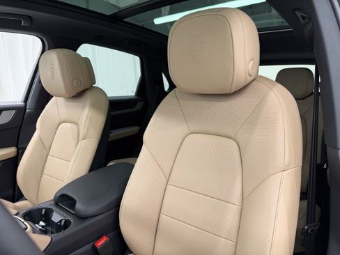 New 2026 Porsche Cayenne image 32