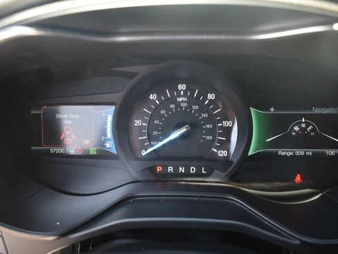 Used 2020 Ford Fusion SE FWD image 12