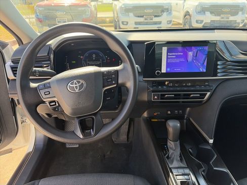 Used 2025 Toyota Camry LE FWD image 15