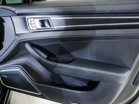 Certified 2023 Porsche Panamera Platinum Edition image 27