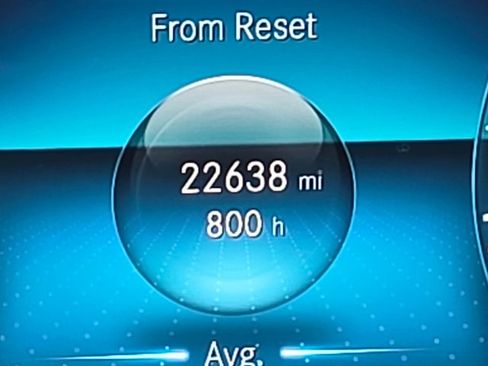 Used 2022 Mercedes-Benz GLB 250 w/ Premium Package Lite image 7