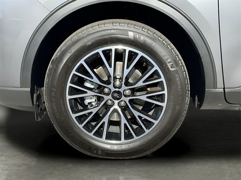 New 2025 Ford Escape SE w/ PHEV Premium Package image 44