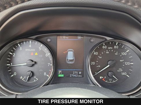 Used 2019 Nissan Rogue SV w/ Premium Package image 13